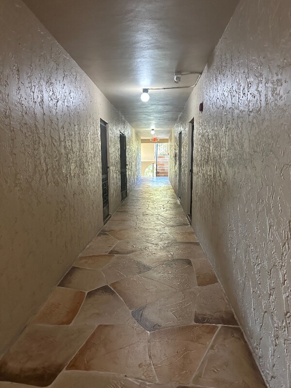 Building Photo - 5961 N Falls Cir Dr