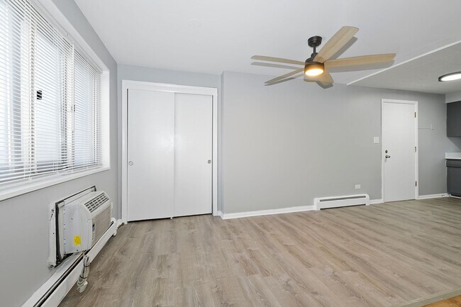 Interior Photo - 10604 S Walden Parkway