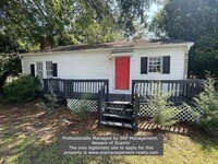 Building Photo - MOVE IN SPECIAL! Recently Updated 3 Bedroo...