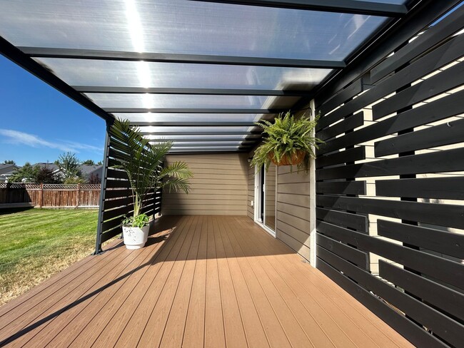Building Photo - Gorgeous 3 BD, 2 BA House with 1 Car garag...