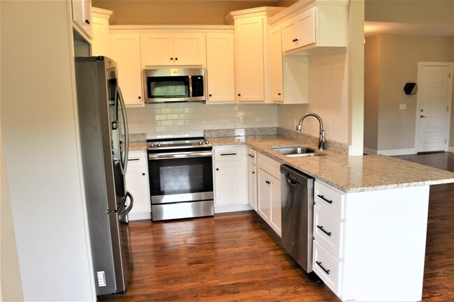 Building Photo - 3426 Fleeman Place Dr NE