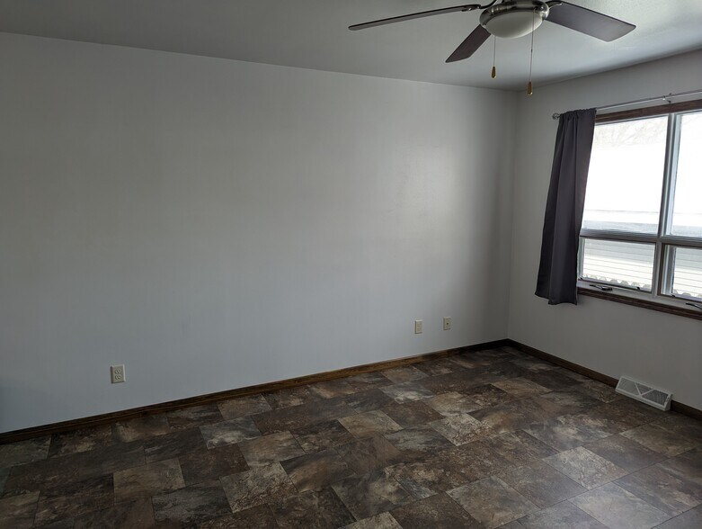 Living Room - 283 E Oak St