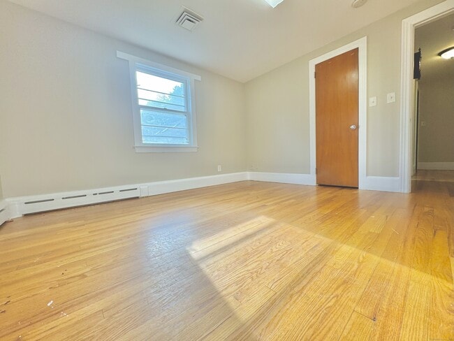 Building Photo - 160 Wolcott St