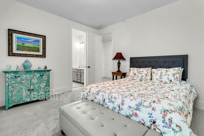 Building Photo - 245 Summer Tanager Dr