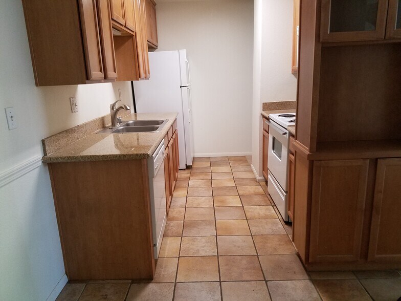 Building Photo - 1760 El Camino Real