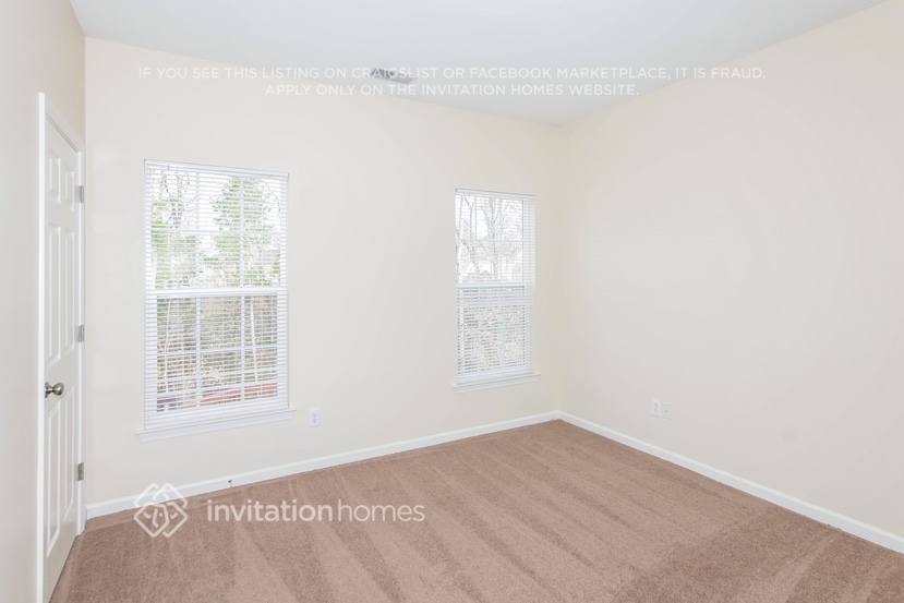 Building Photo - 9822 Edinburgh Ln