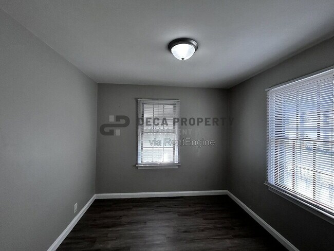 Building Photo - 6108 Eaton Dr
