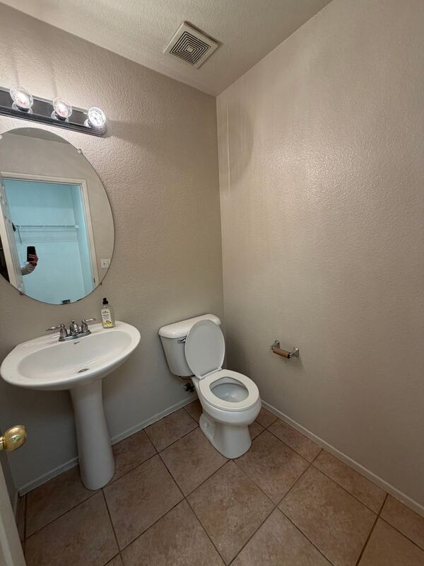 Building Photo - 28700 Lavatera Ave