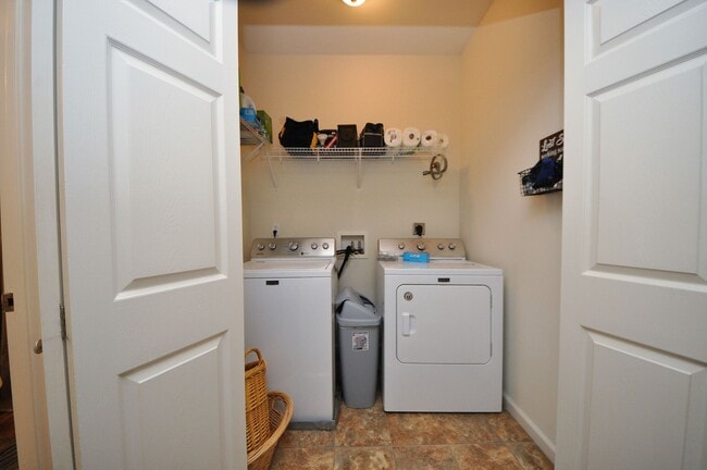 Building Photo - 445 Woolf Rd