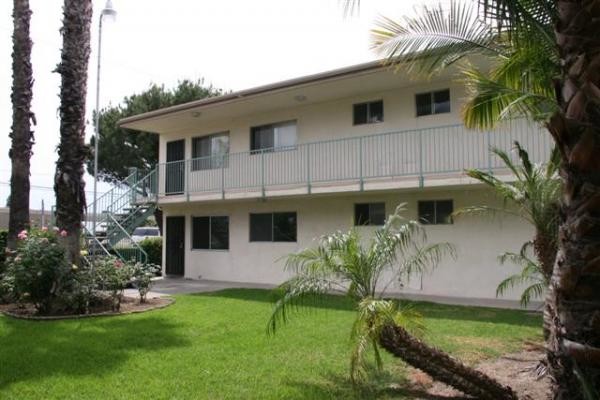 Exterior - TUSTIN LANAI APARTMENTS