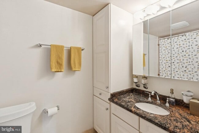 Building Photo - 1420 Locust St