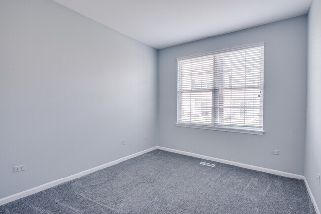 Building Photo - 805 Genesee Dr