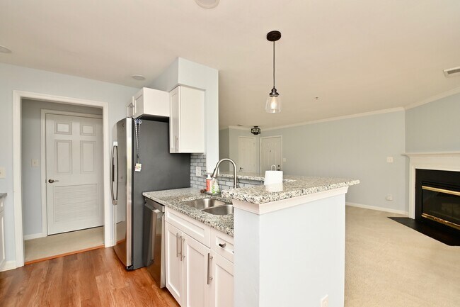 Building Photo - 10998 Koman Cir