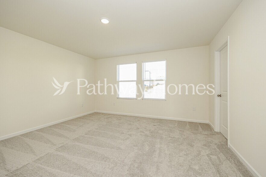 Building Photo - 1062 Large Poppy Dr