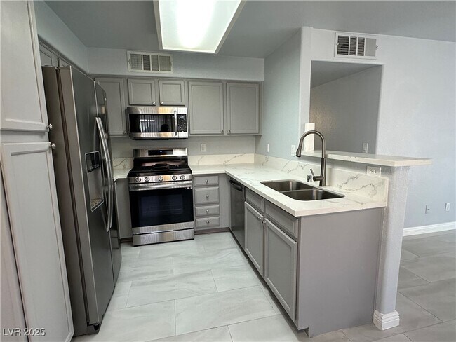 Building Photo - 3066 Tarpon