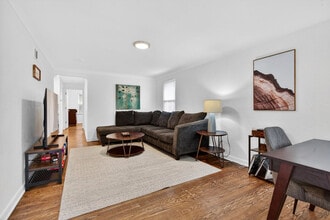 Building Photo - 9009 Gedde Ave