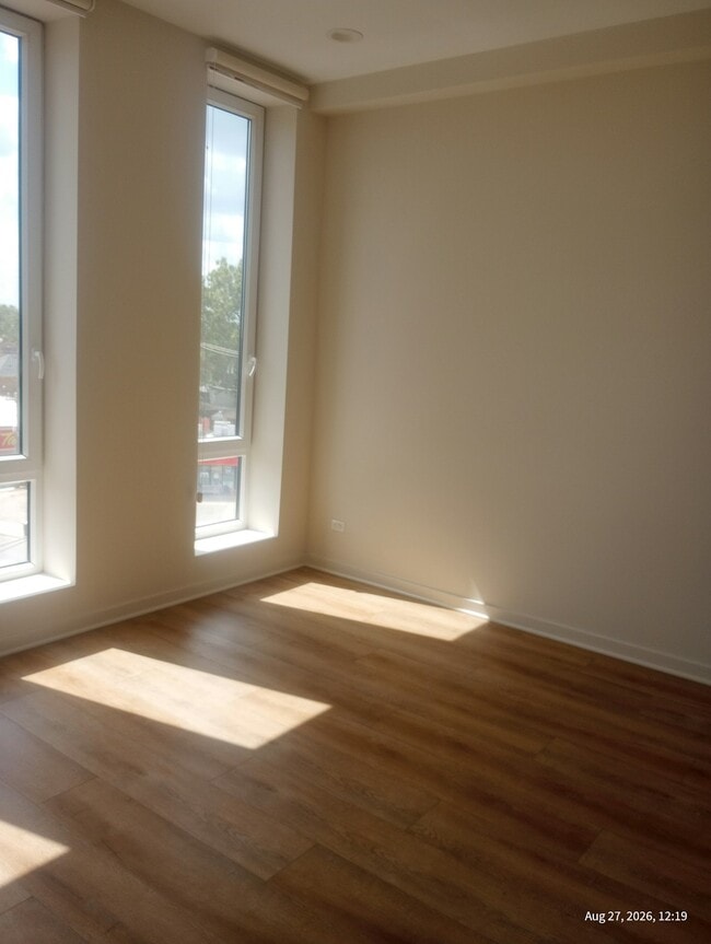 Building Photo - 3207 N Narragansett Ave