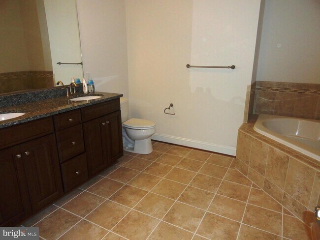 Building Photo - 3100 Stone Cliff Dr