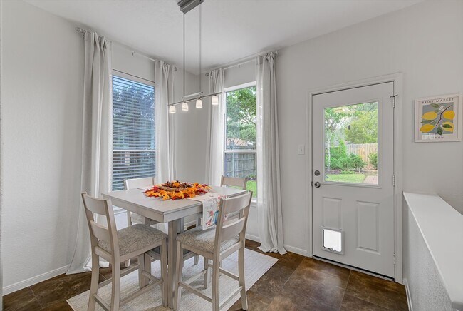 Building Photo - 20950 Field Manor Ln