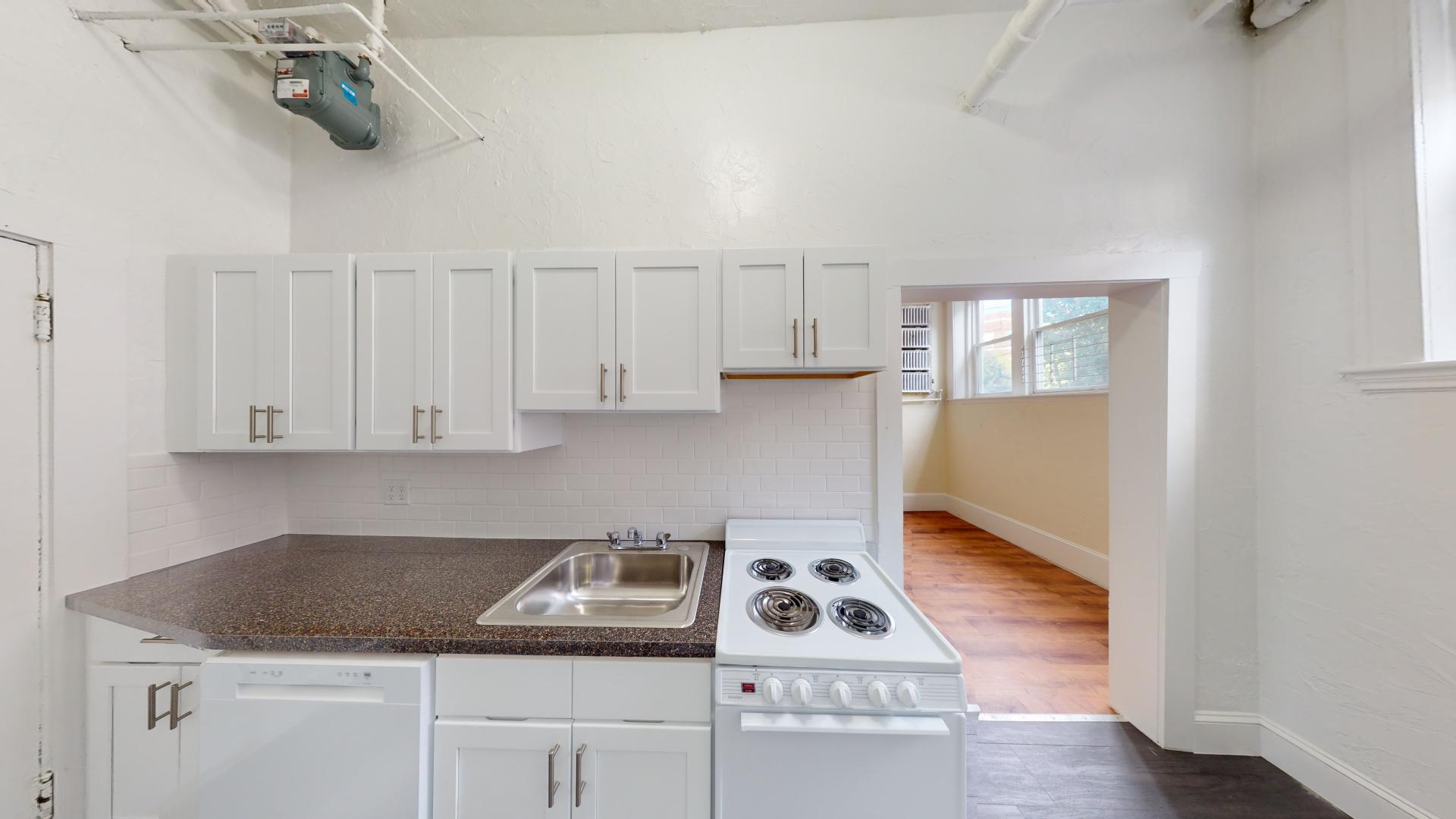 Building Photo - 90 Brainerd Rd