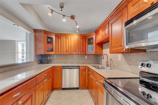 Building Photo - 2401 Collins Ave