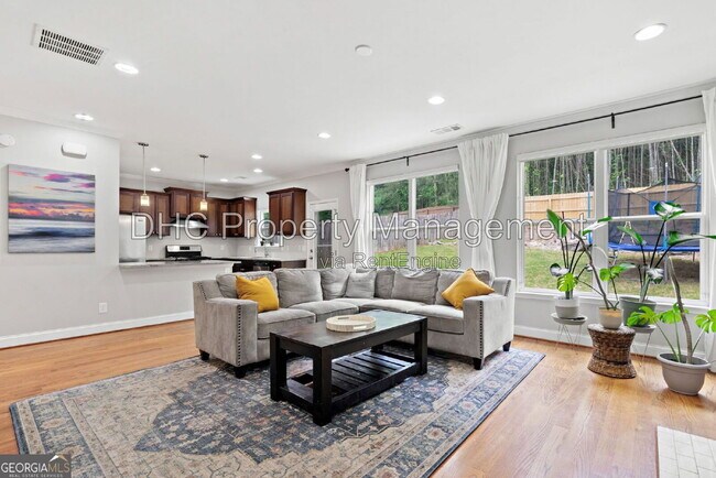 Building Photo - 1765 Stoney Creek Dr SE