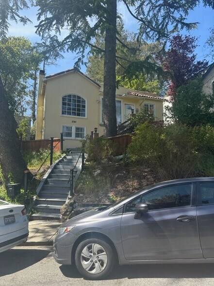 Building Photo - 1041 Cragmont Ave