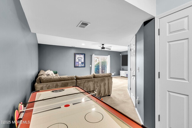 Building Photo - 203 Muskflower Ct