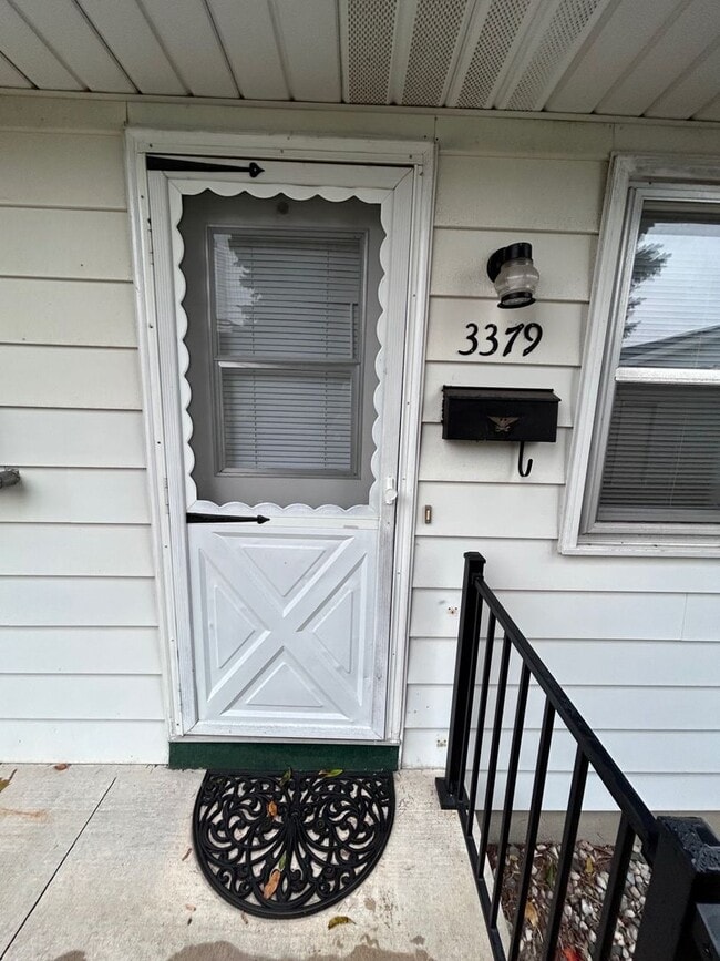 Building Photo - 3379 Division Ave SW