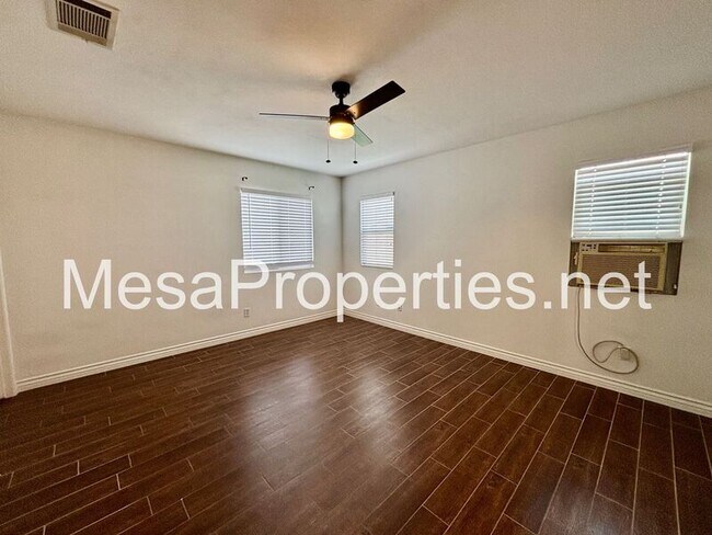 Building Photo - 16486 Salinas St