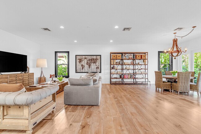 Building Photo - 11663 Sunrise View Ln