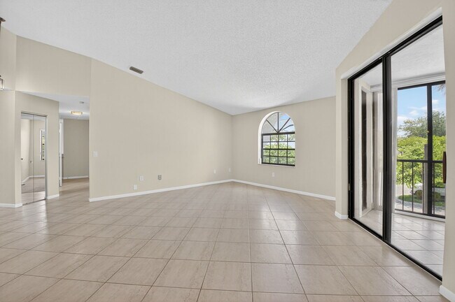 Building Photo - 5136 Floria Dr