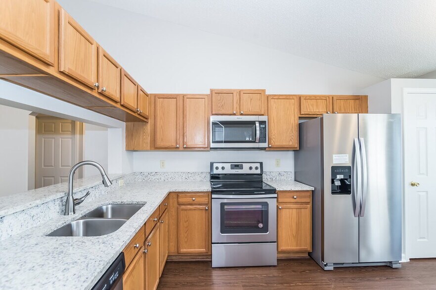 Building Photo - 3268 Avalon Dr
