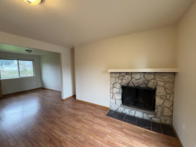 Building Photo - 2633 Wilderness Dr SE