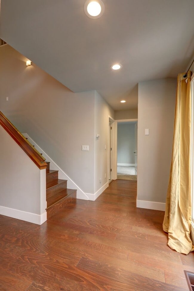 Building Photo - Where Architecture Meets Nature – Private Mercer Island Gem