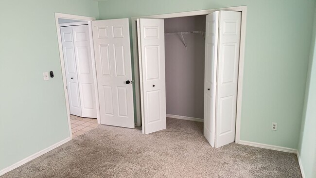 Building Photo - For Rent: A dazzling 5-bedroom, 3-bathroom...