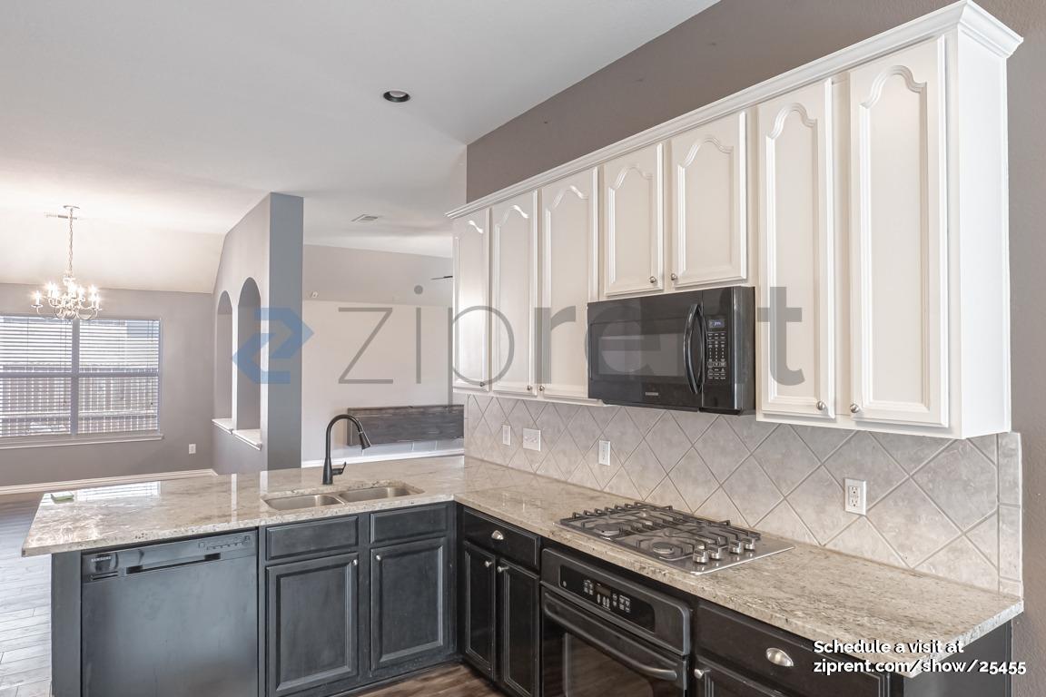 Building Photo - 11853 Del Rio Dr