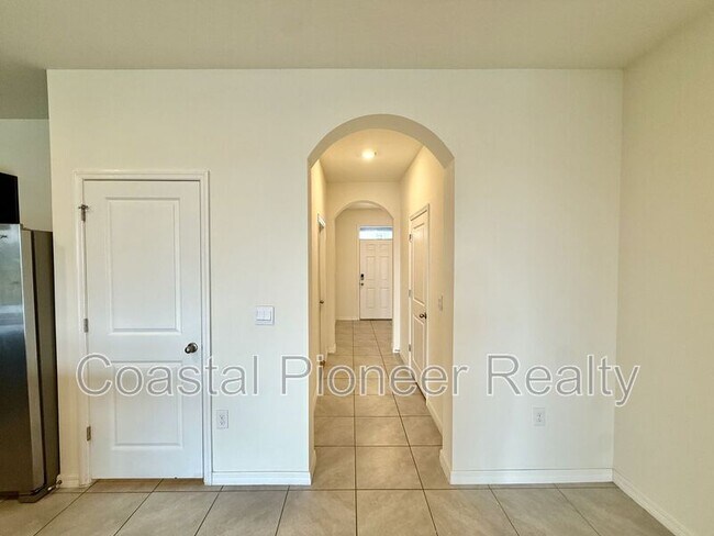 Building Photo - 32794 Pez Landing Ln
