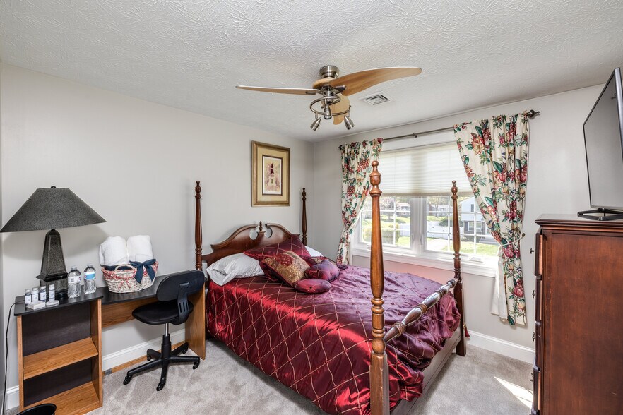 Full Bed 2nd Bedroom with TV - 73 Maxwell Dr