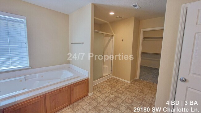 Building Photo - 29180 SW Charlotte Ln