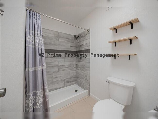 Building Photo - 625 S Allred Dr