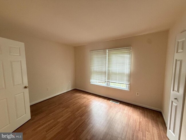 Building Photo - 15066 Maple Glen Ct
