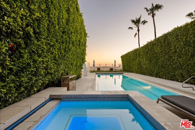 Building Photo - 501 Palisades Beach Rd