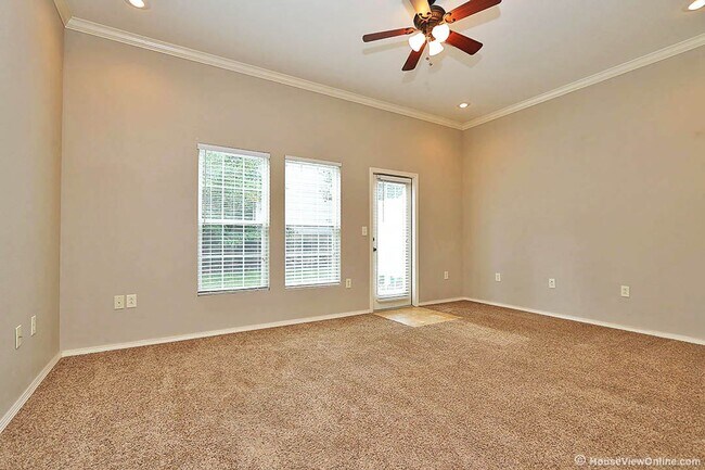 Building Photo - 1345/1347 Amblewood