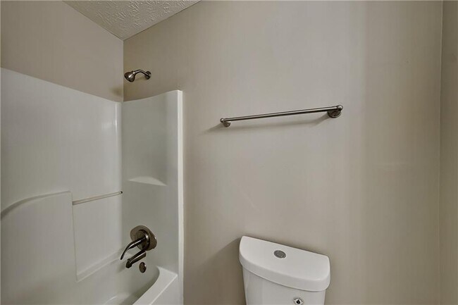 Building Photo - 629 Glendale Forest Dr