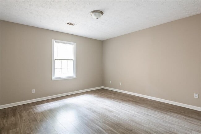 Building Photo - 467 Southern Way