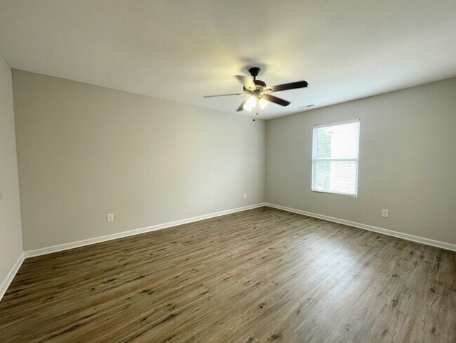 Building Photo - 30003 Westfield Dr