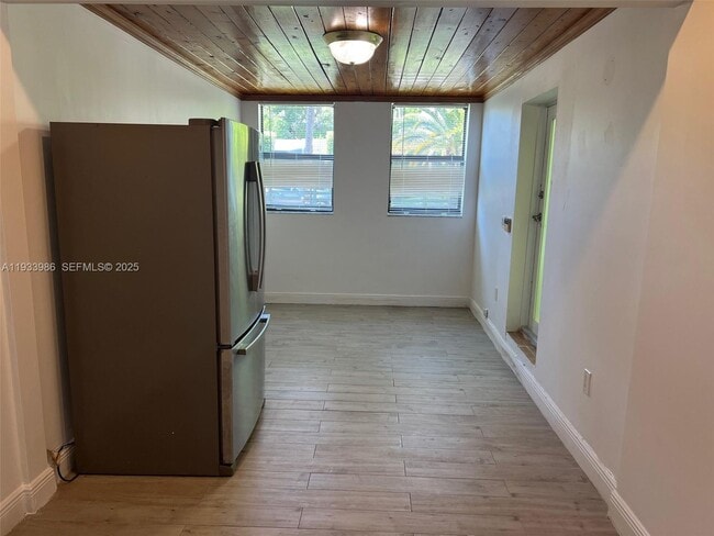 Building Photo - 4575 Post Ave