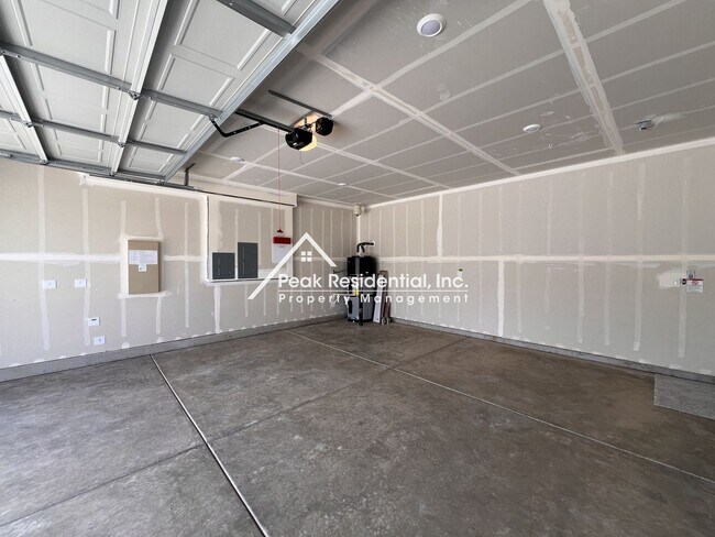 Building Photo - 12632 Hereford Ave
