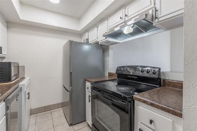 Building Photo - 714 Sceptre Cir
